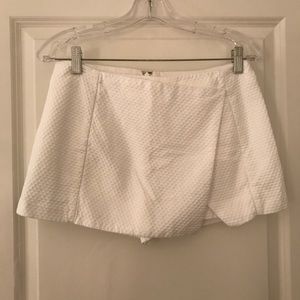 Lilly Pulitzer White skort